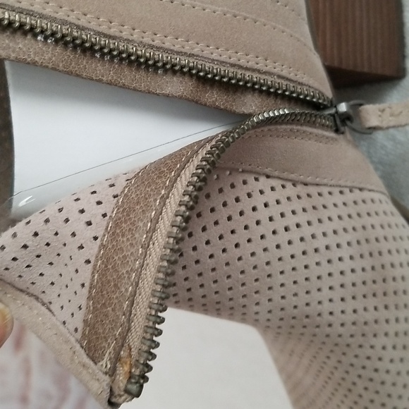 New dolce vita Josie Perforated Bootie - Picture 9 of 10
